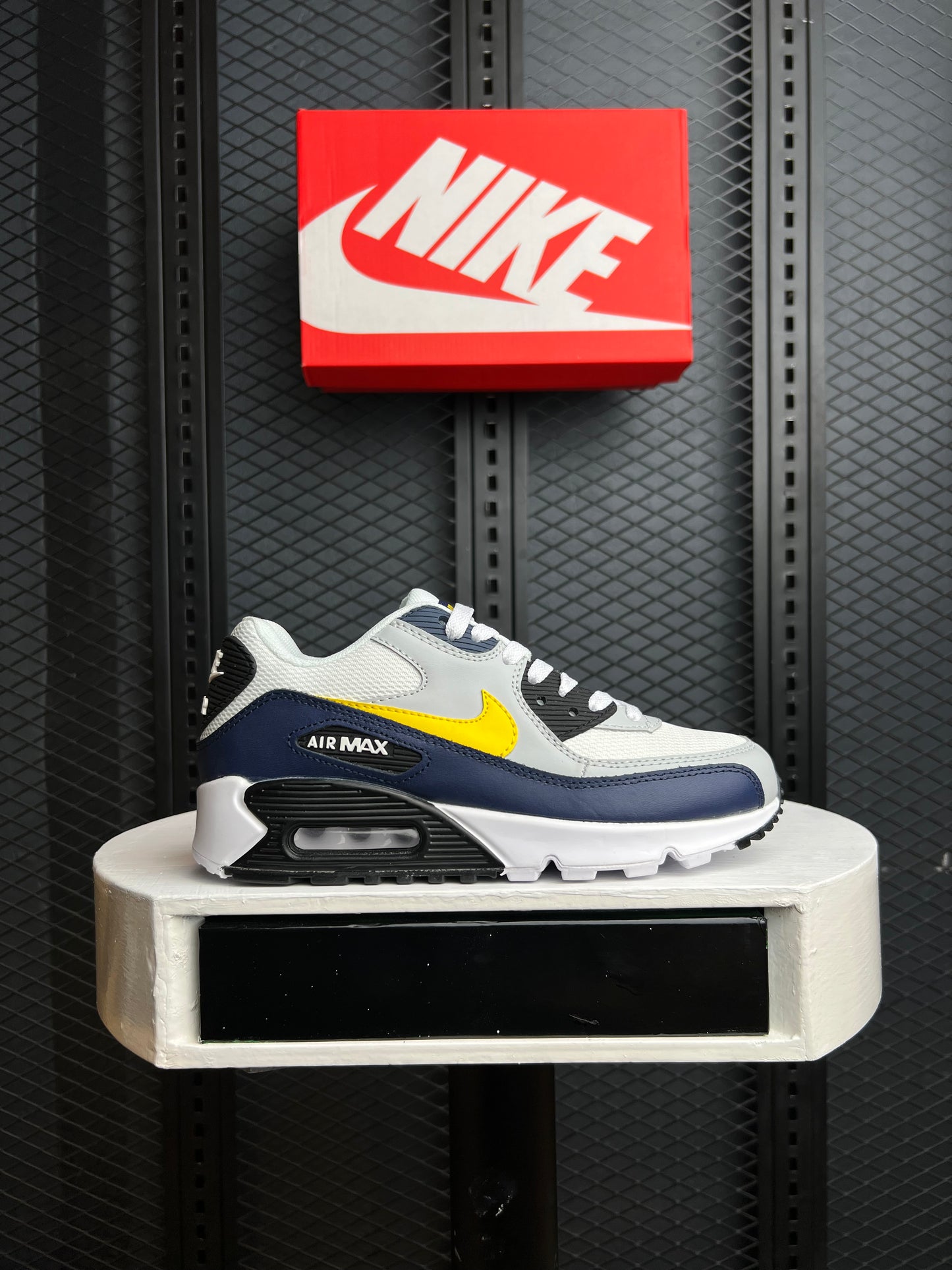 Air M 90 New Edition Sneakers