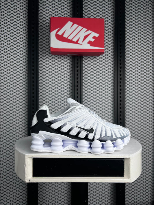 N Shox Lifestyle Sneaker