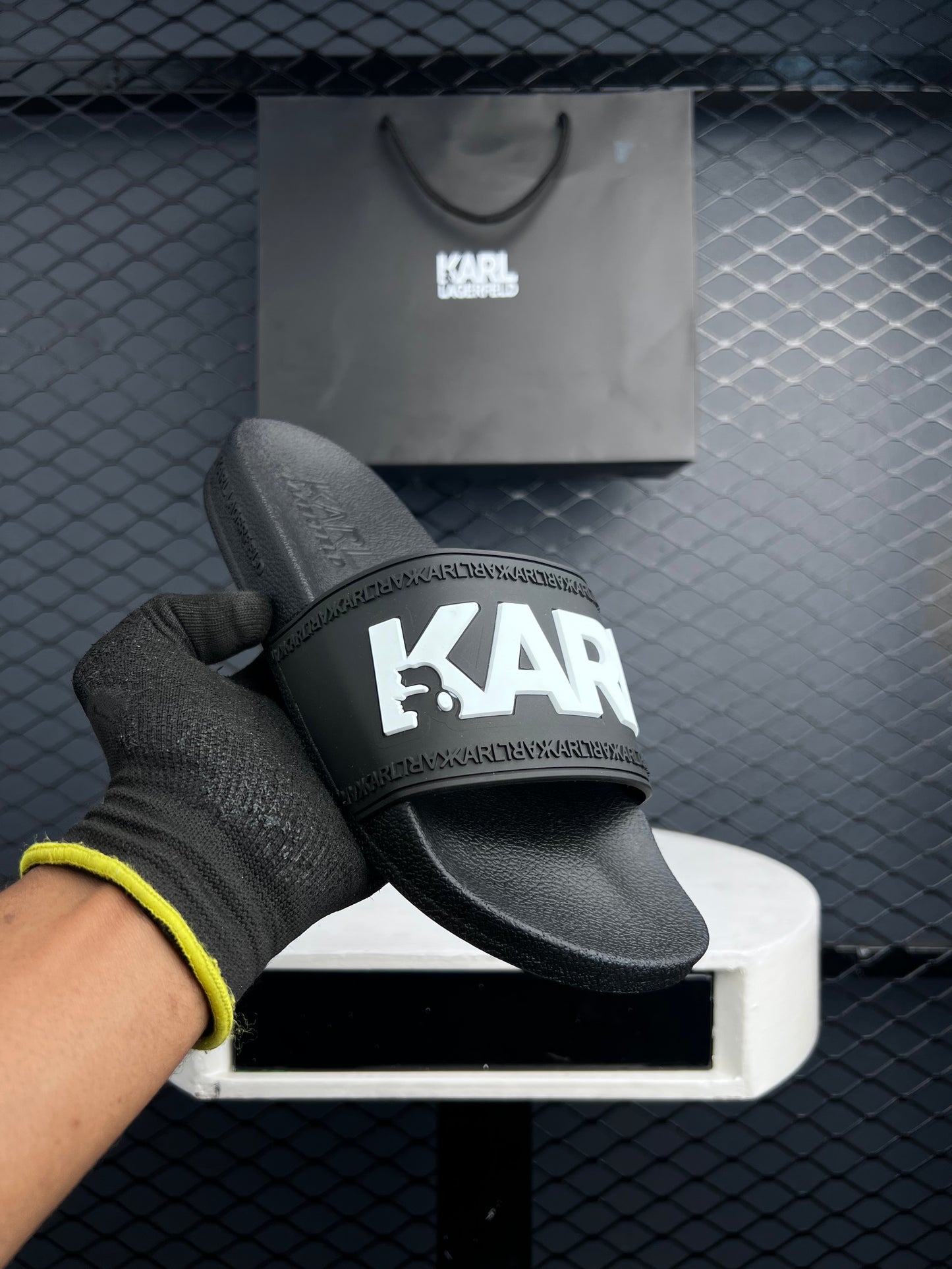 Men’s Slides