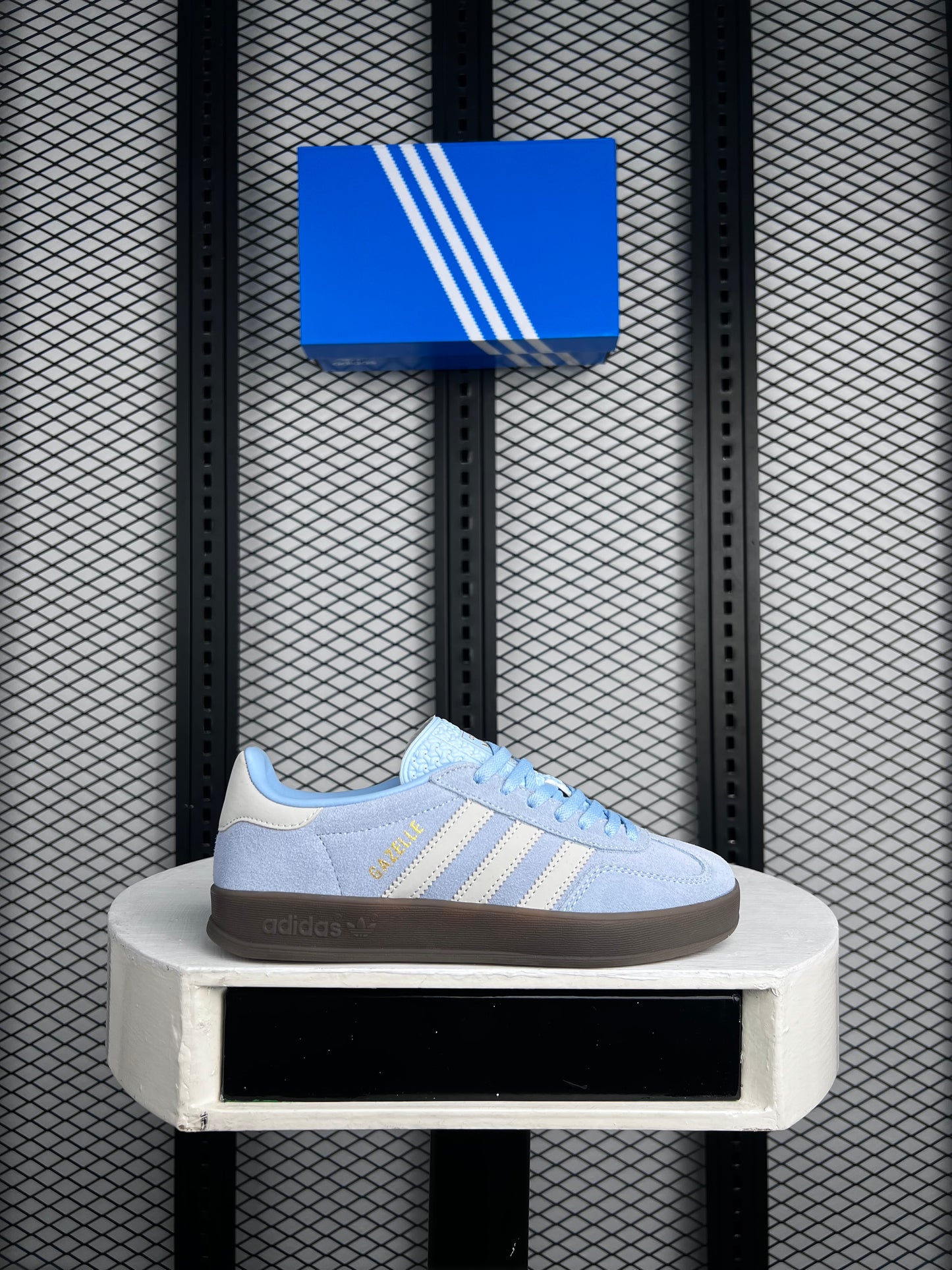 Ladies luxury sneaker