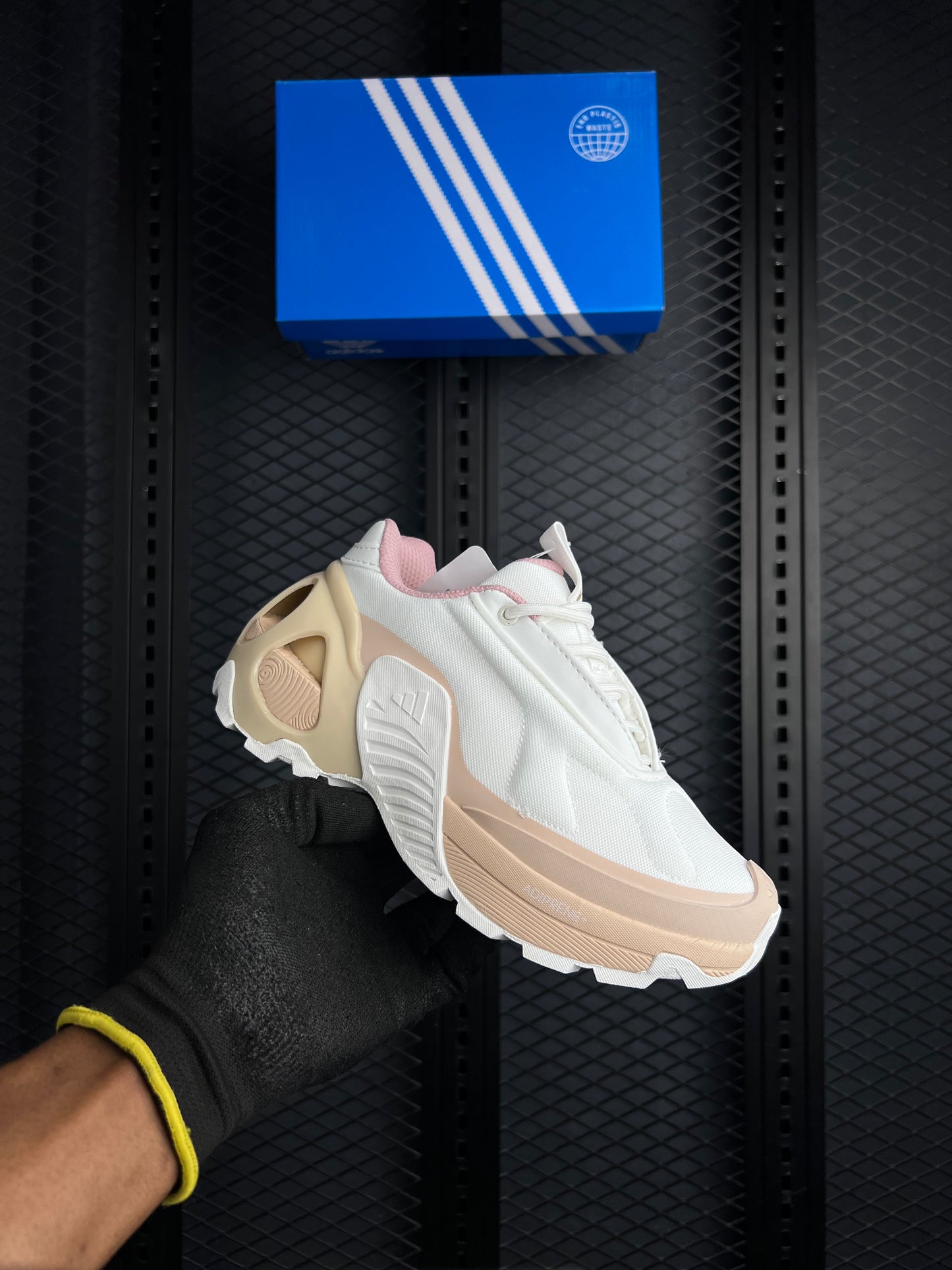 Edge Runner Sneaker’s