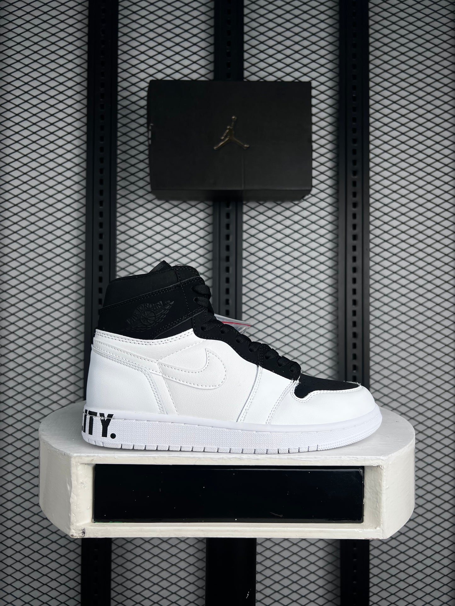 J1 Lifestyle Sneaker