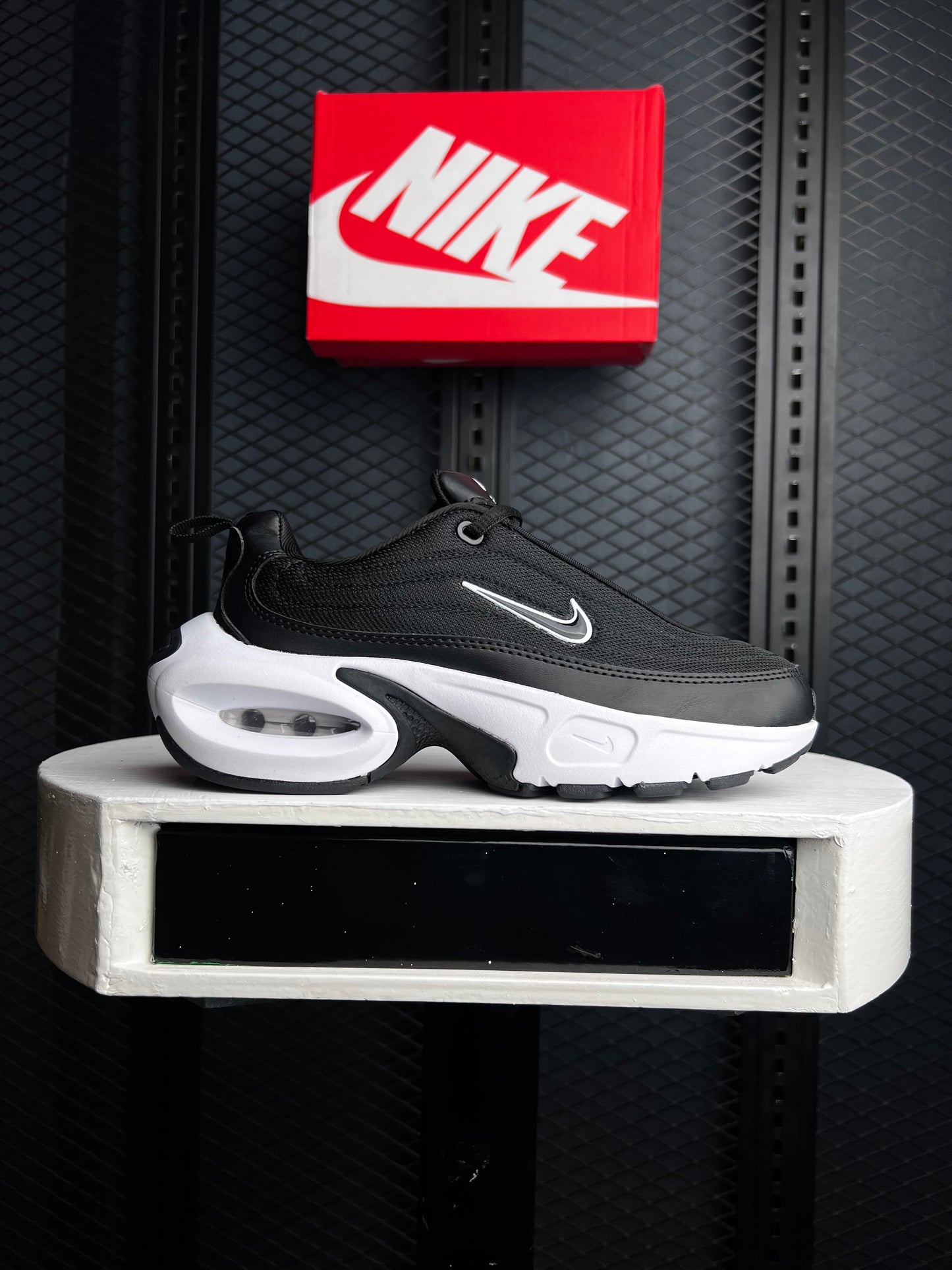 Air M Portal New Edition Sneakers