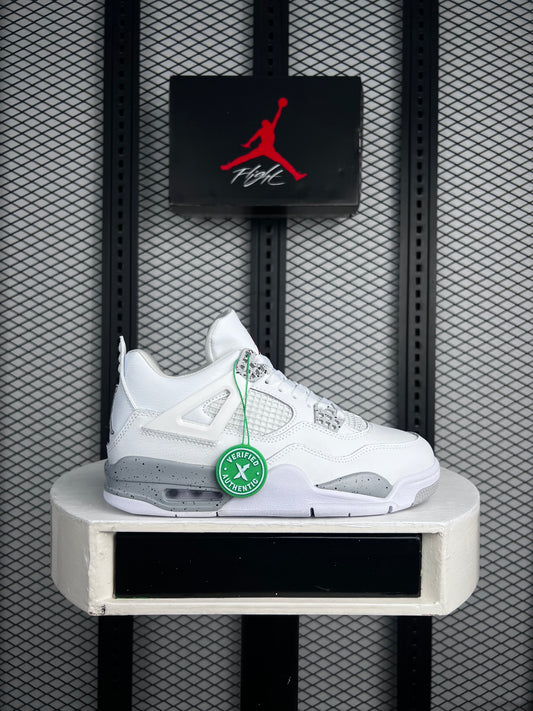 J4 lifestyle sneaker