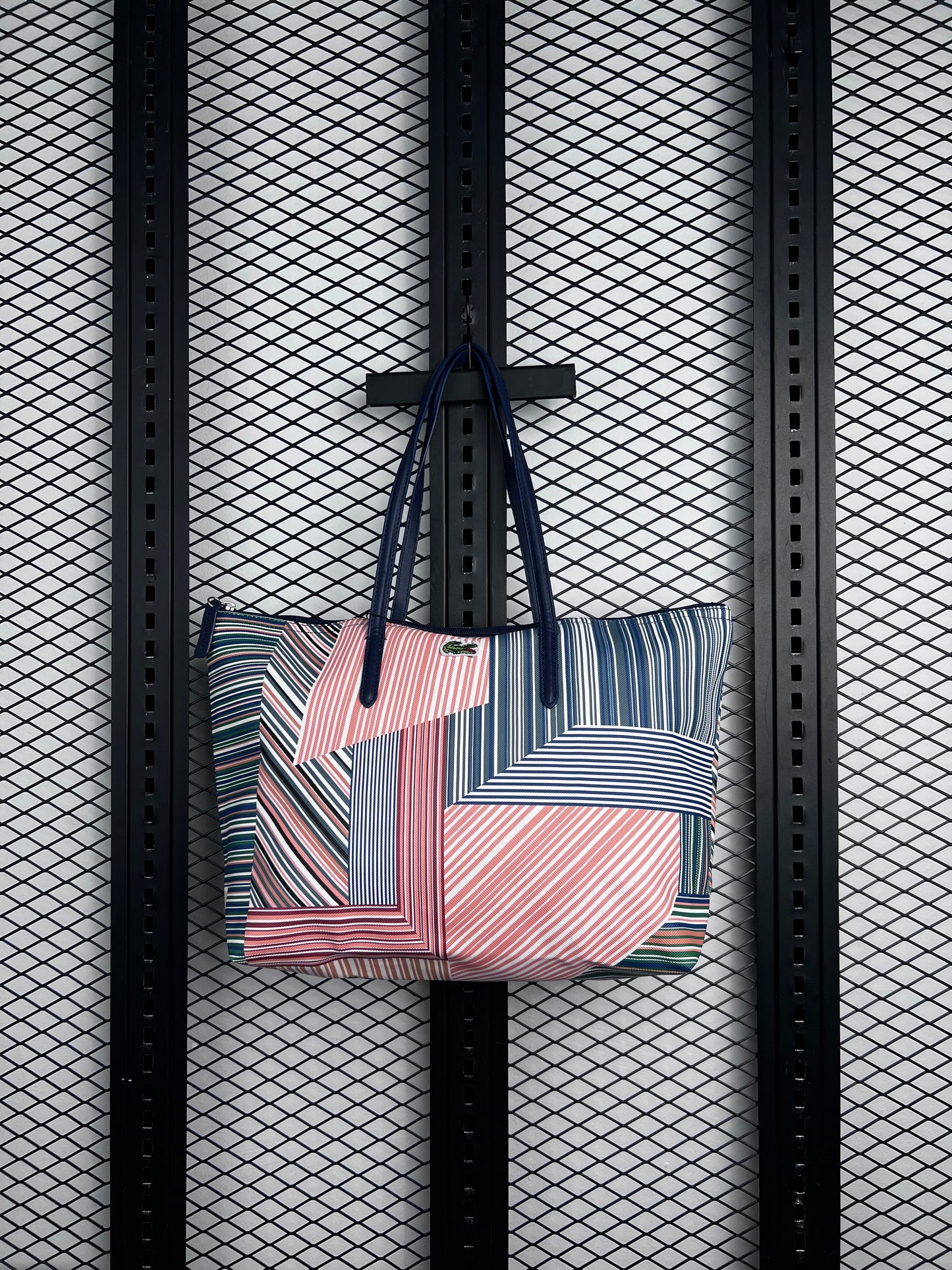 LADIES HANDBAG