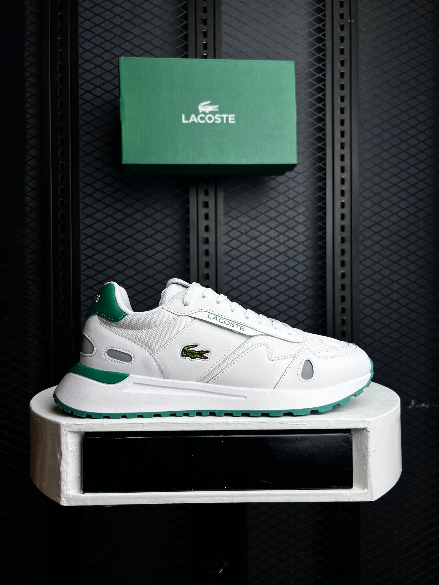 L Sneakers New Design