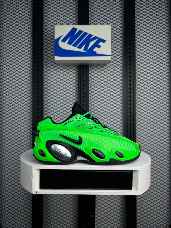 Chrome pod mesh runner in neon green