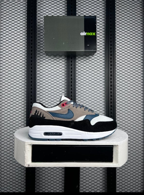 Mesh and nubuck low-top with embroidered heel detail