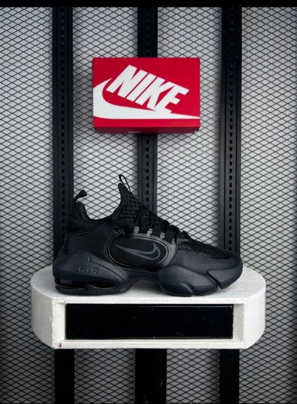 Chambered-heel mesh runner in all black