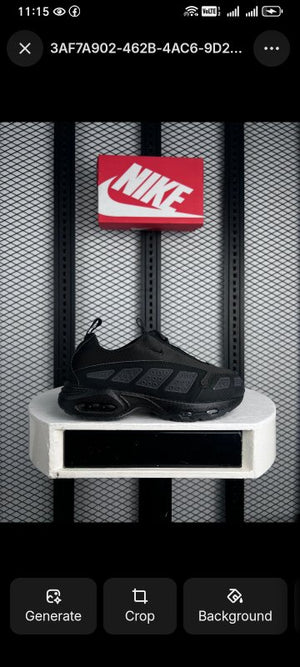 Matte coated runner in black on a cushioned sole with a zip
