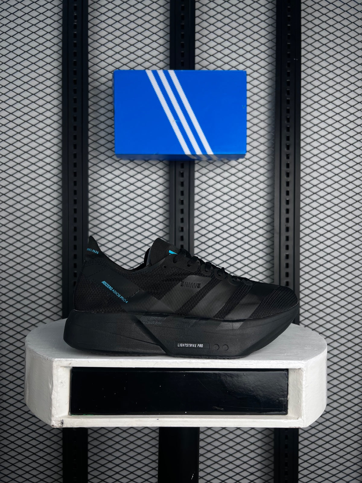 Chunky-sole mesh road runner in triple black