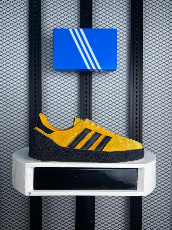 Sneaker Yellow Black