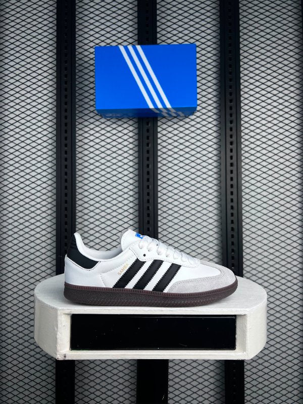 Sneaker White Core Black