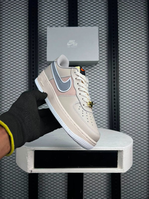 Sneaker LV8 White Grey Gold
