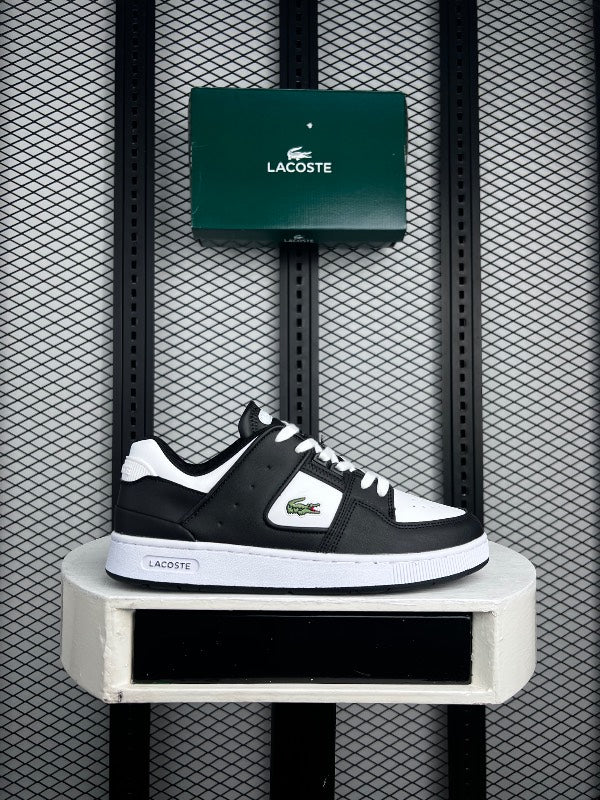 Leather low-top in black and white with retro, skate, casual styling