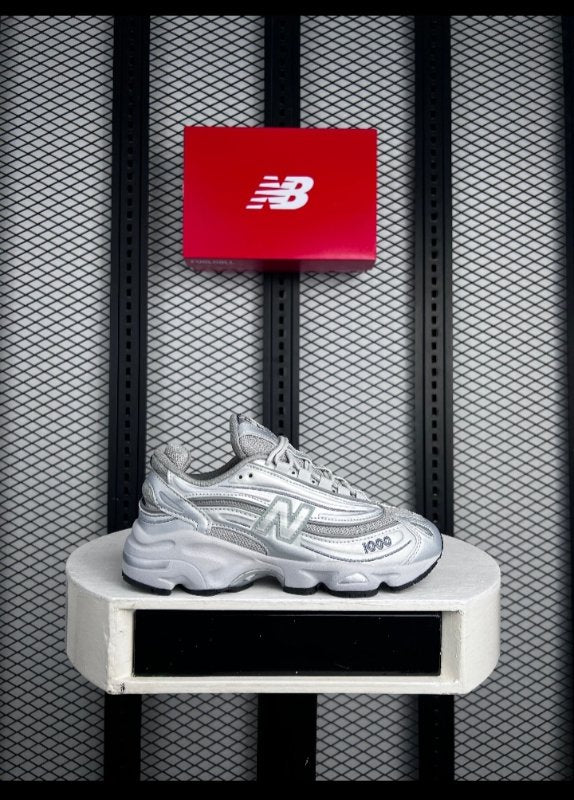 Sneaker Silver