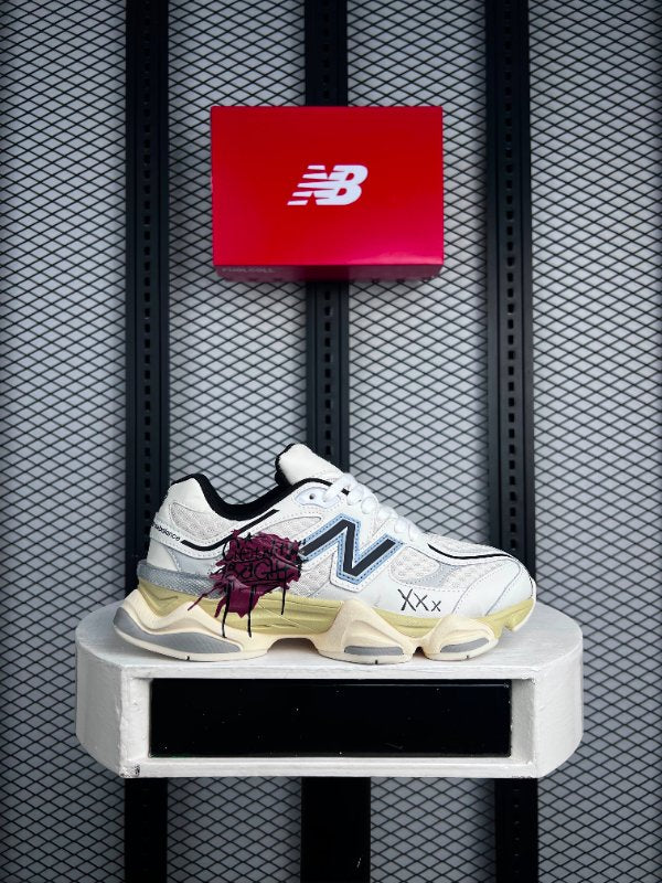 Sneaker Beige Black