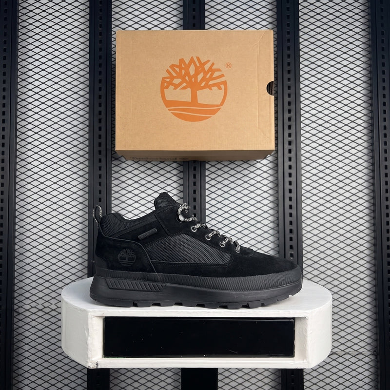Brushed leather and mesh trail shoe in black