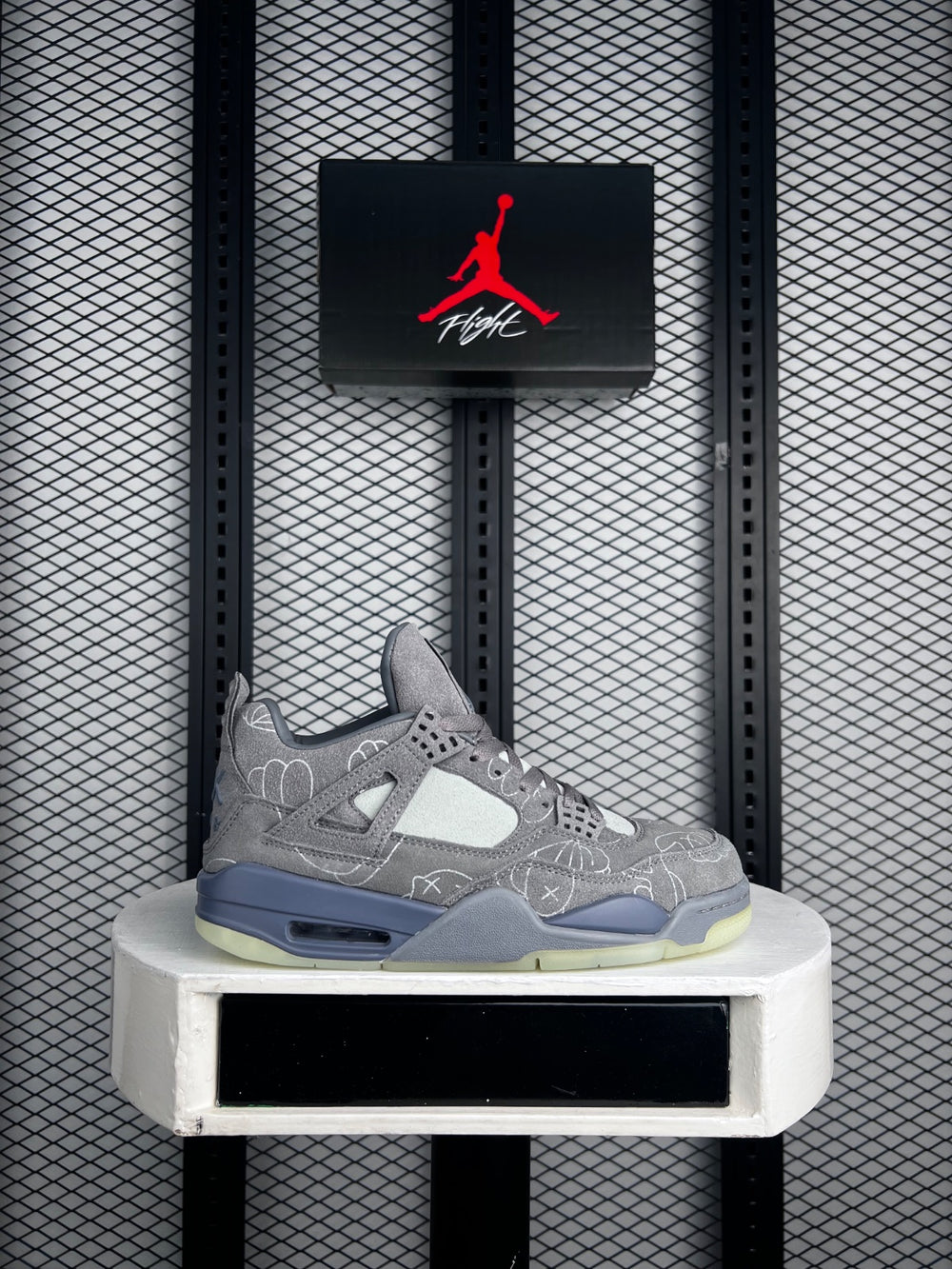 Etched illustration mid-top trainer in tonal grey