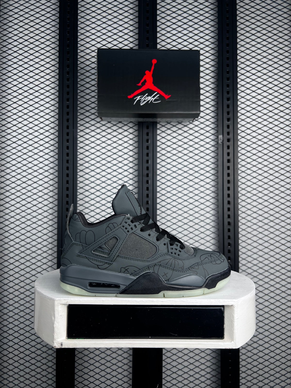 Mid-top basketball silhouette in olive with etched graphics