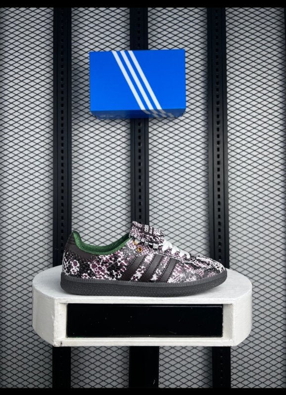 Sneaker x Wales Bonner Black White Snake Print