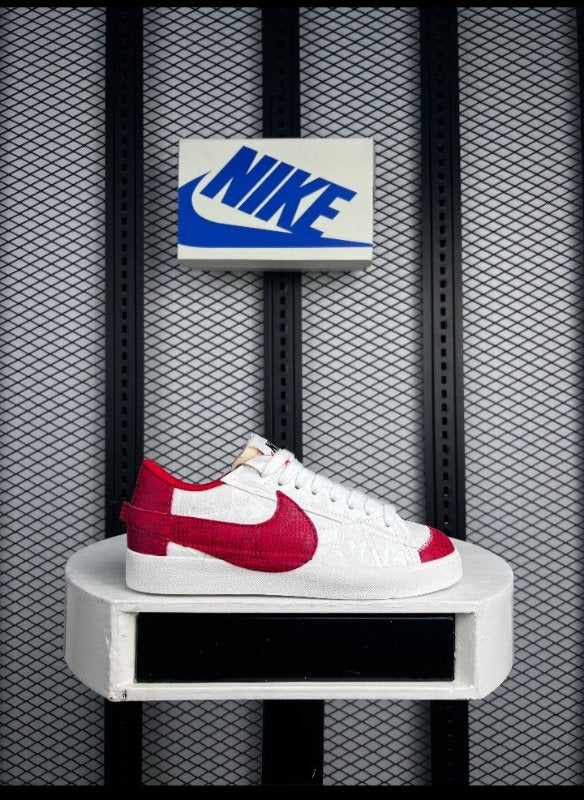 Low-top sneaker Red White