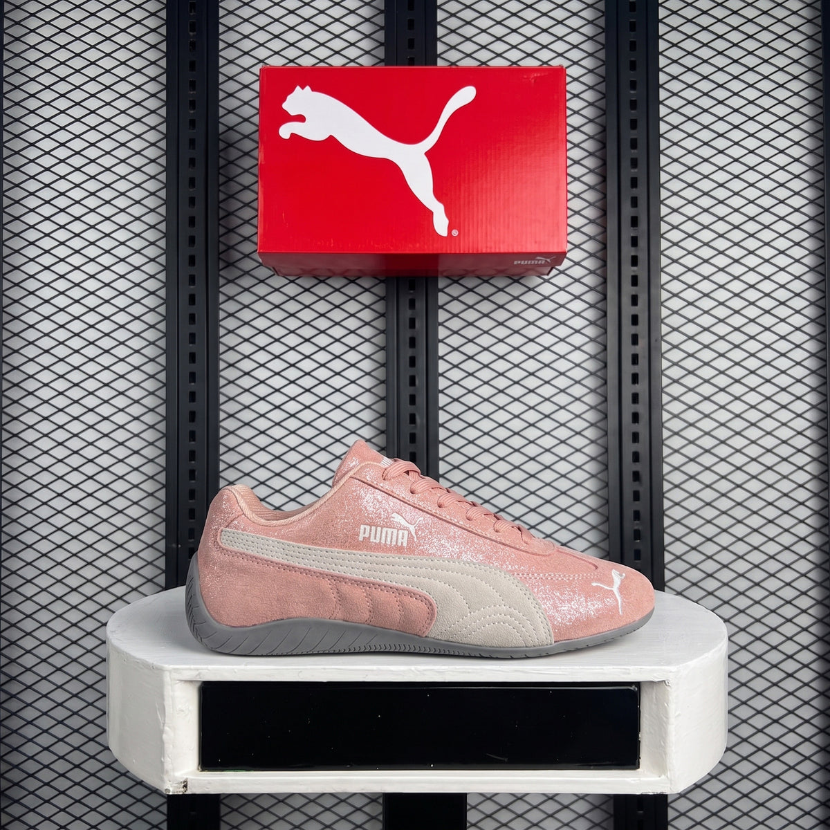 Glitter-finish low-profile driving trainer in dusty rose