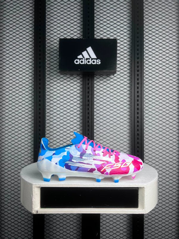 Translucent-stud camo print football boots in pink