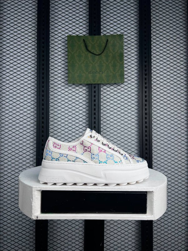 Printed textured canvas low-top in cream and multicolour