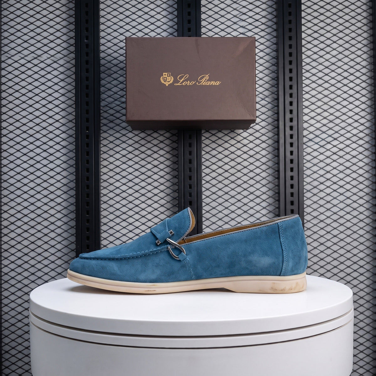 Matte nubuck loafer in blue