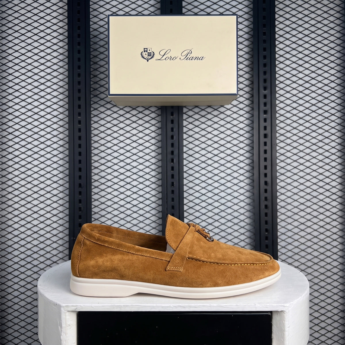 Textured nubuck loafer in tan