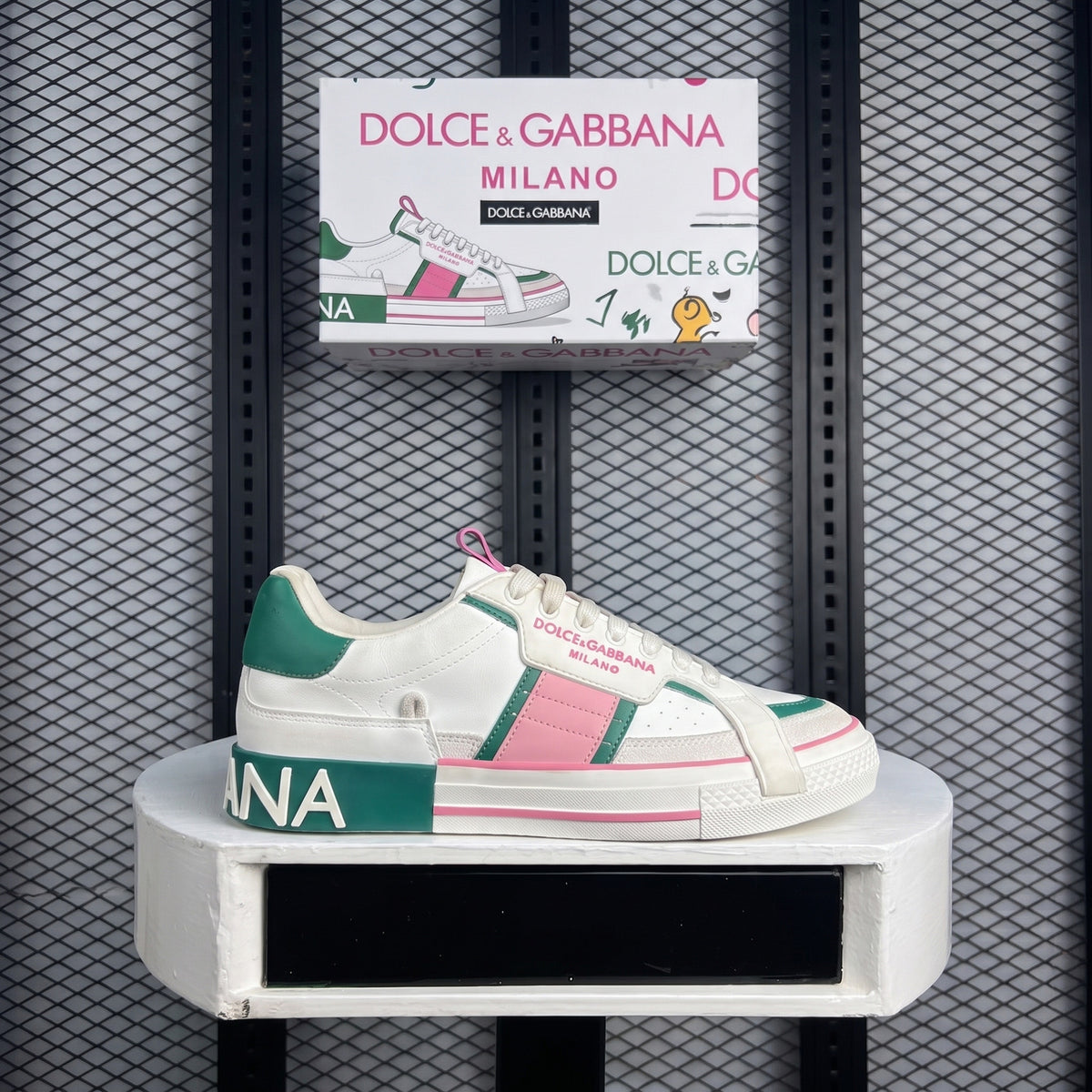 Colour-blocked low-top sneaker in white green and pink