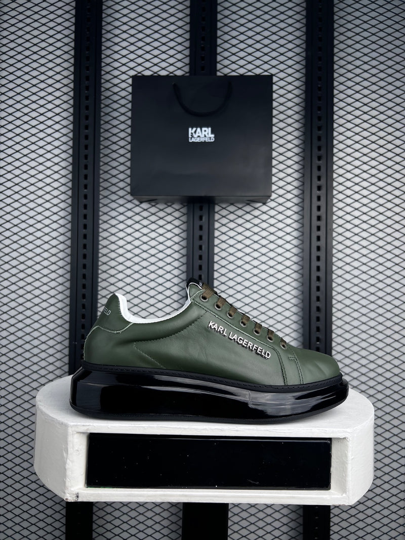 Smooth leather platform sneaker in olive and glossy black