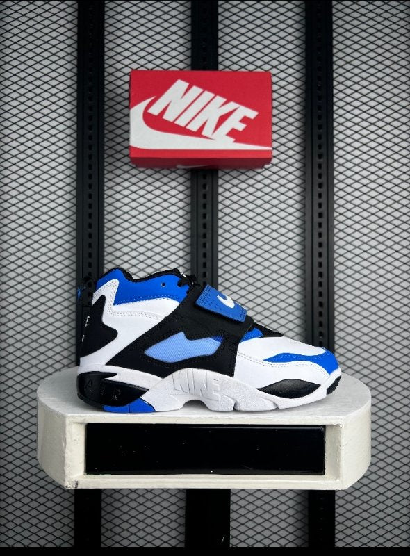 Sneaker White Black Blue