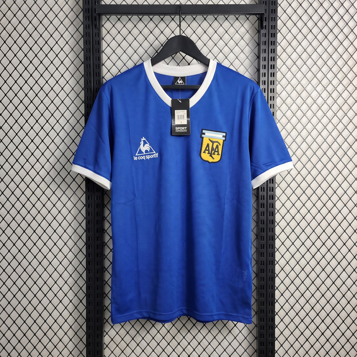 V-neck short-sleeve football silhouette in royal blue