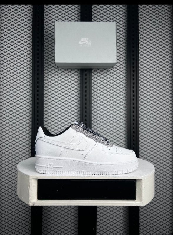Speckled lace white leather low-top trainer