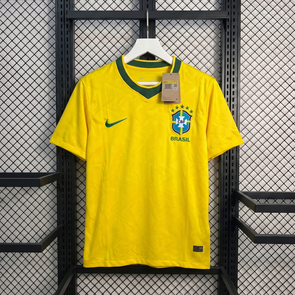 Short-sleeve football jersey with dark green collar trim