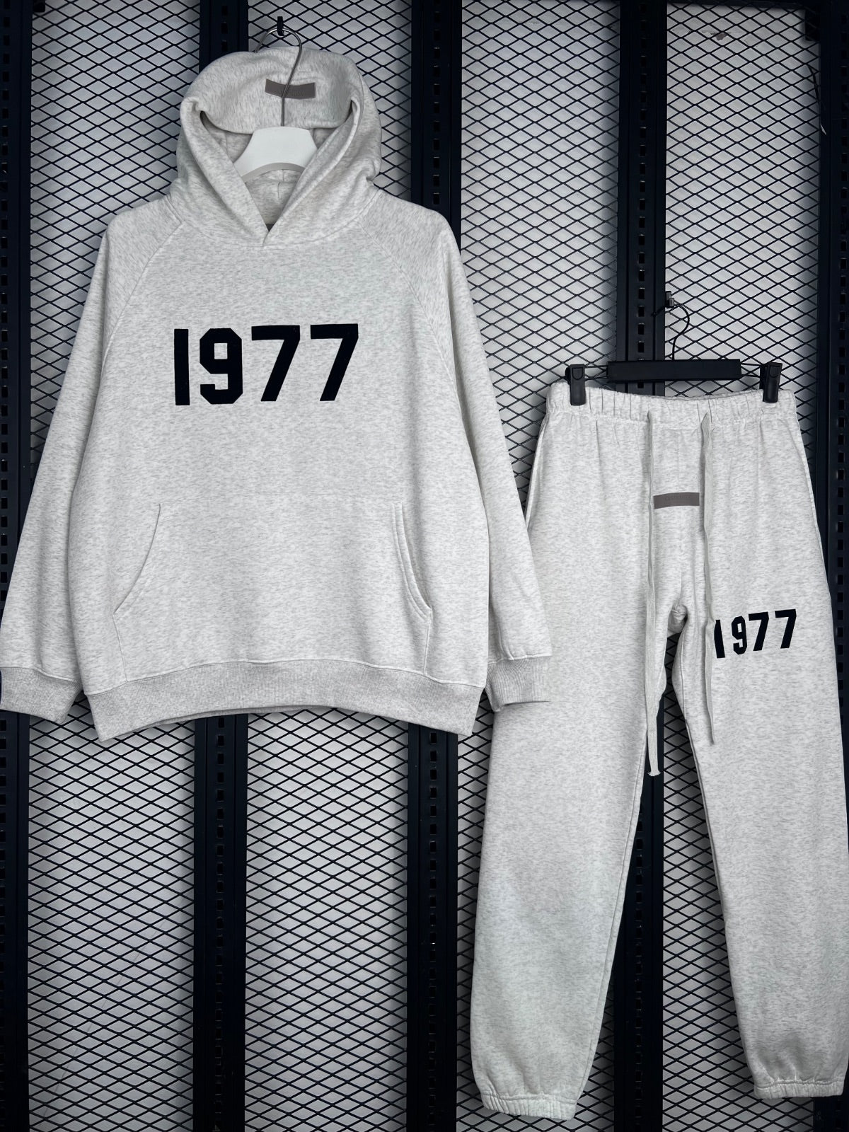 Rubber-tab fleece tracksuit set in light heather grey