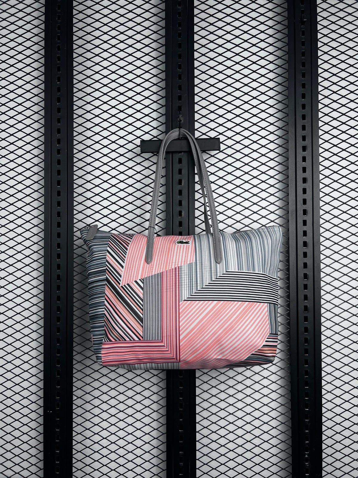 Zip-accented geometric stripe canvas shopper bag