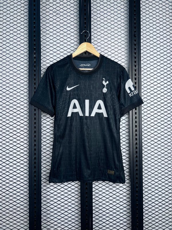Tonal grid-textured athletic jersey in deep black