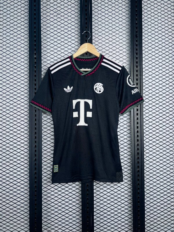 Polyester jersey in black with geometric trim