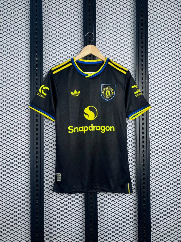 Polyester short-sleeve top with yellow and blue trim