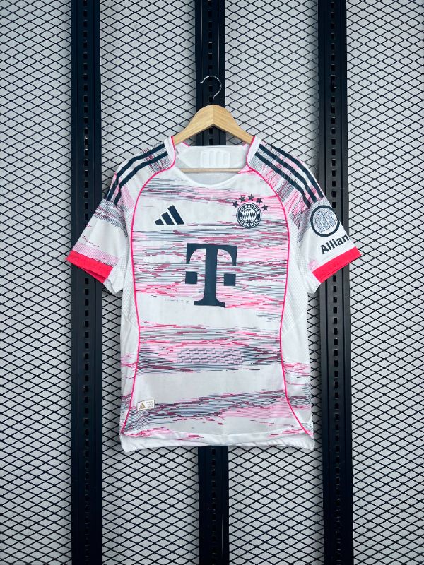 Glitch-stripe technical jersey in white with coral trim