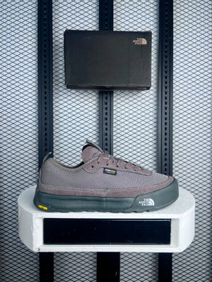 Textured textile low-top in grey