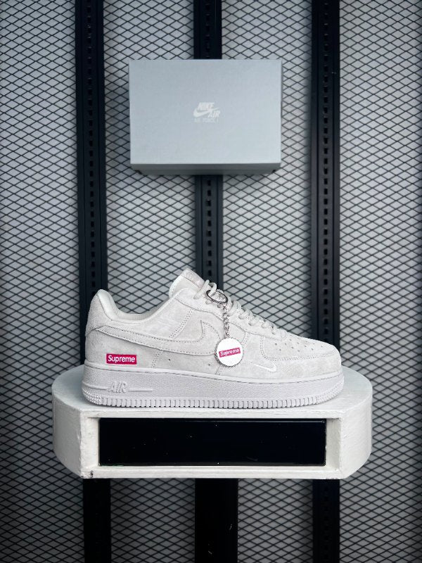 Sneaker cream white