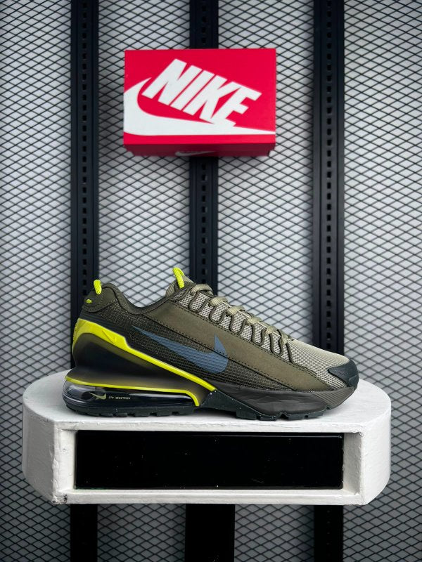 Sneaker green
