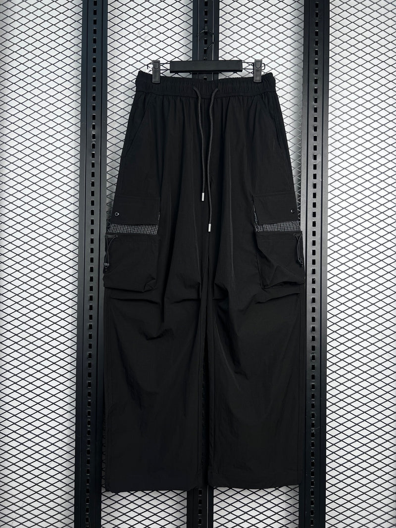 Wide-leg cargo pants with mesh flap detail