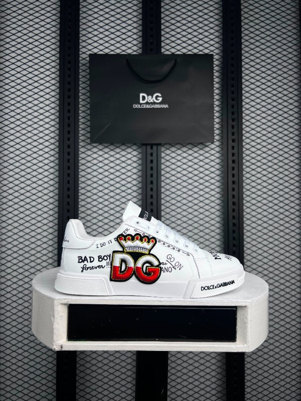 Sneaker white end red