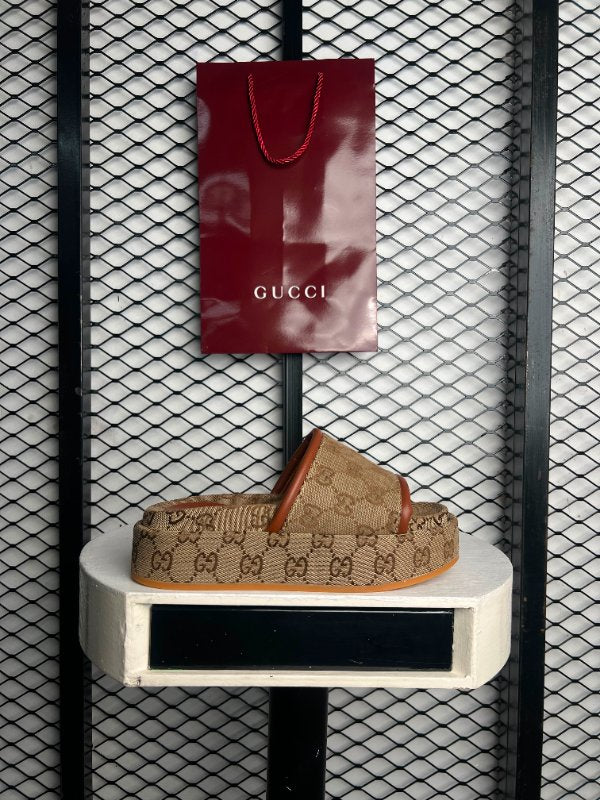 Printed woven canvas slide in beige and brown