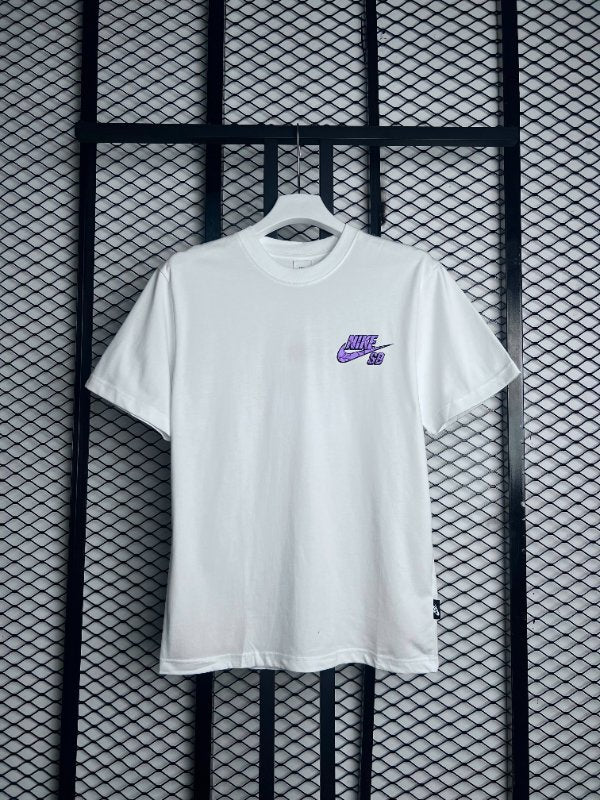 Short-sleeve crewneck silhouette in white with purple chest graphic